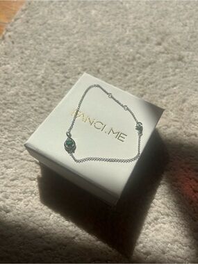Silver Bracelet with Emerald Green Gemstone